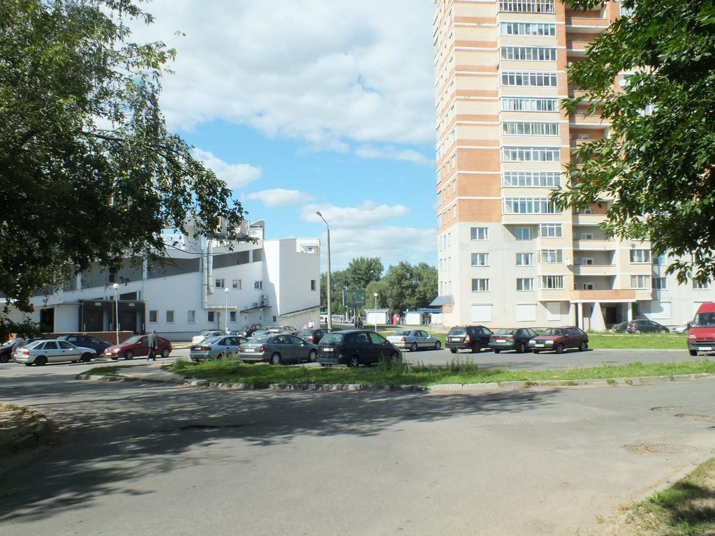 Apartment on Kosmonavtov Street 4 Mahiljow Buitenkant foto